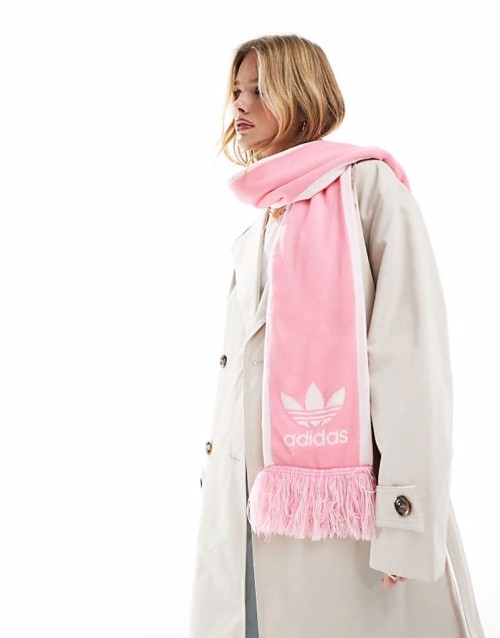 football scarf in bliss pink