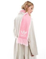 football scarf in bliss pink