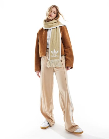football scarf in magic beige