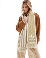 football scarf in magic beige