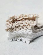 4-pack ribbed ankle socks with frill edge in white and beige