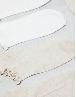 4-pack ribbed ankle socks with frill edge in white and beige