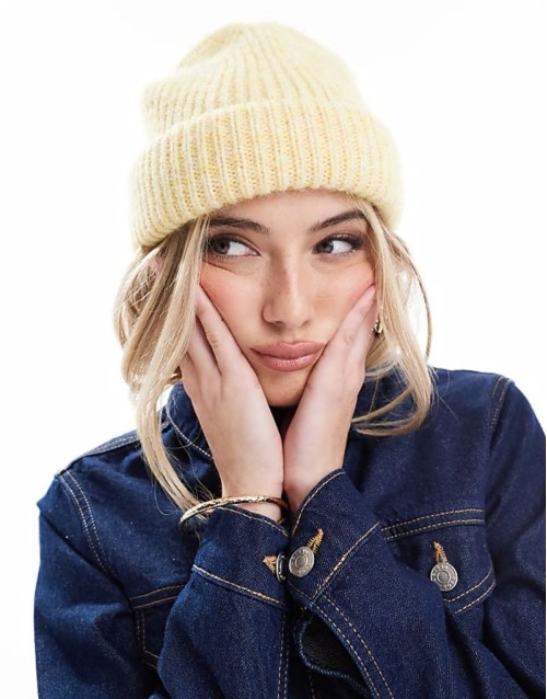 beanie with wool rib in yellow