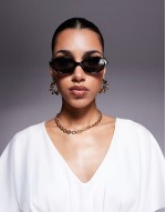 javona oval sunglasses in black and silver