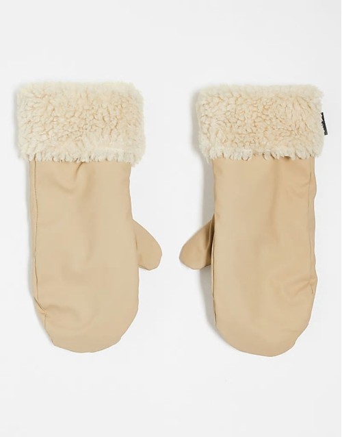 puffer fleece mittens in sand
