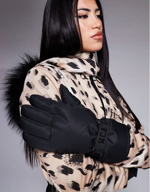 Weekend Collective ski gloves in black